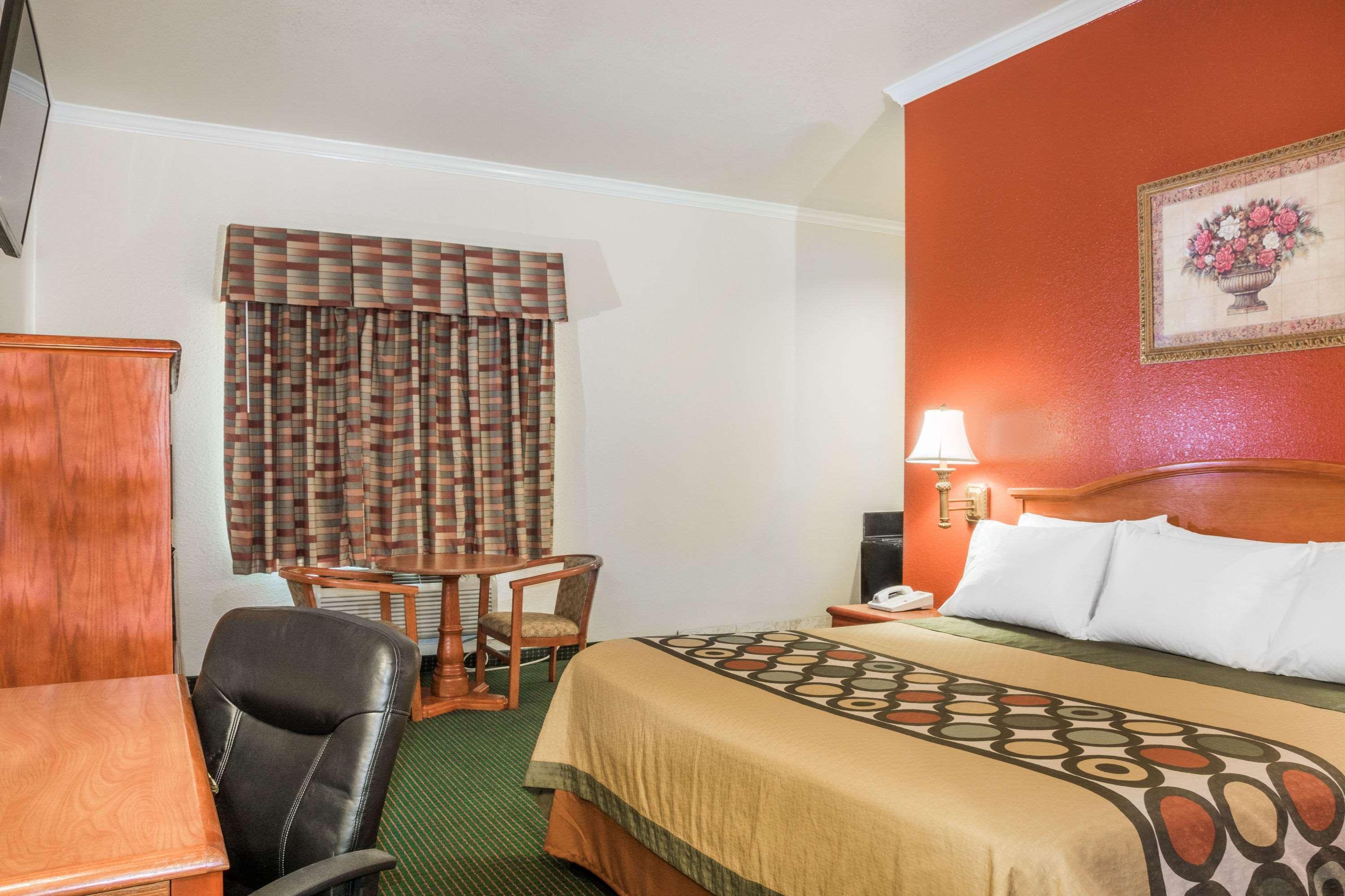 Super 8 By Wyndham Brookshire Tx Exterior foto